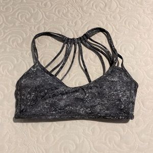 Lululemon sports bra